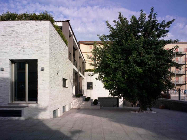 View of the rear courtyard